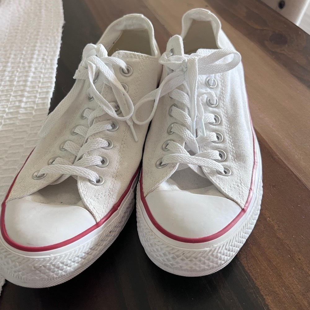 Converse White Canvas Sneakers Classic Style